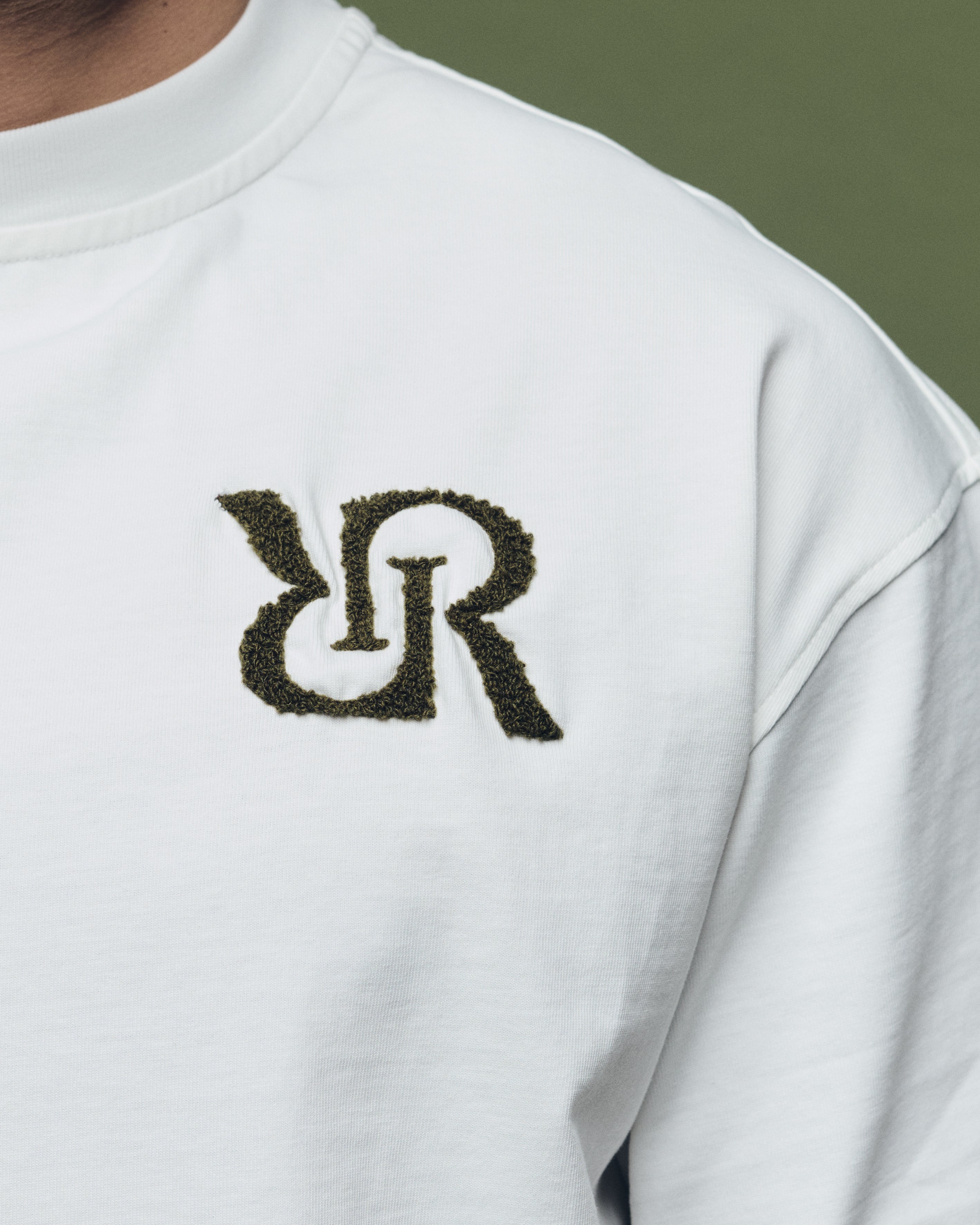 Signature T-Shirt Off-White Olive