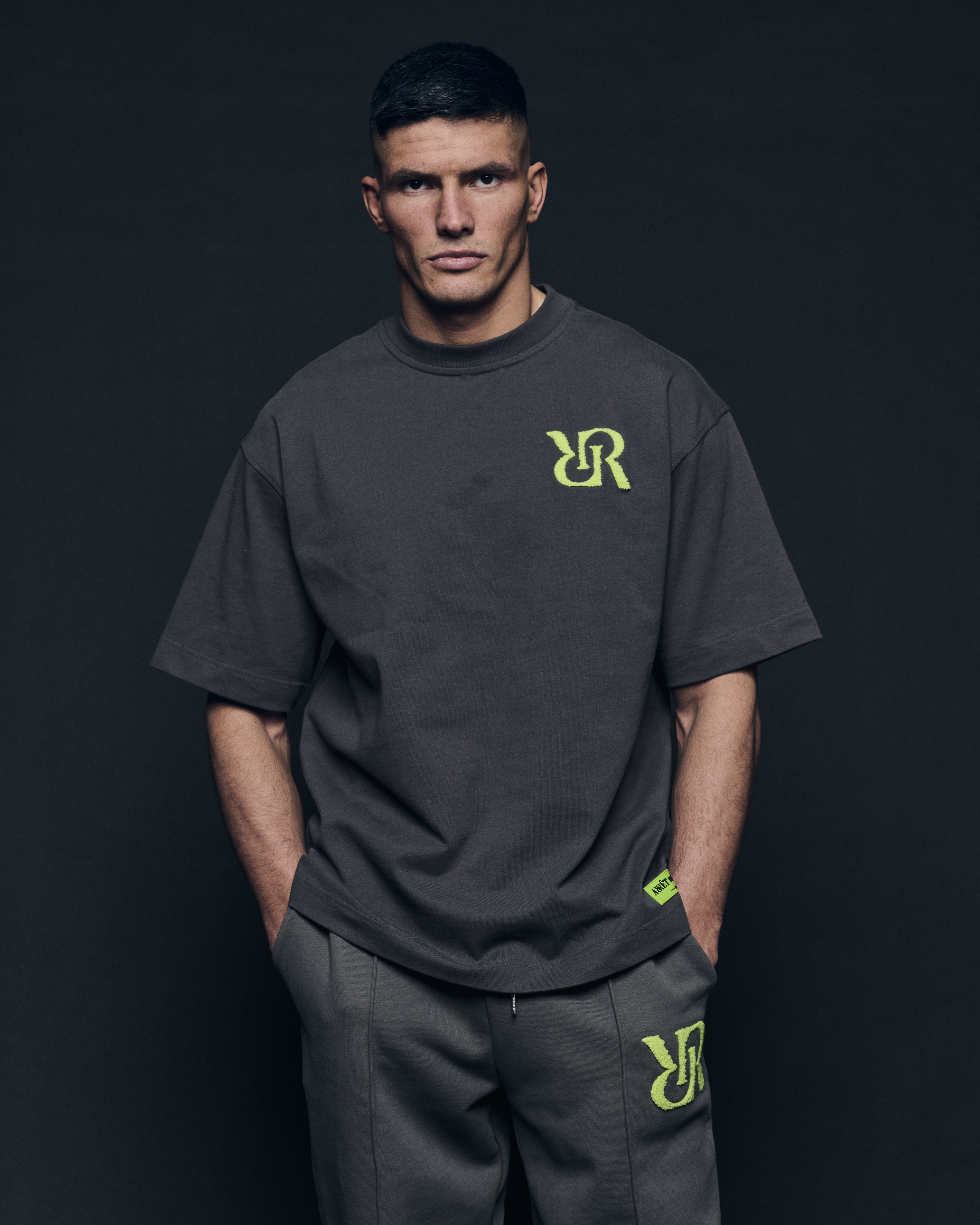 Signature T-Shirt Dark Grey