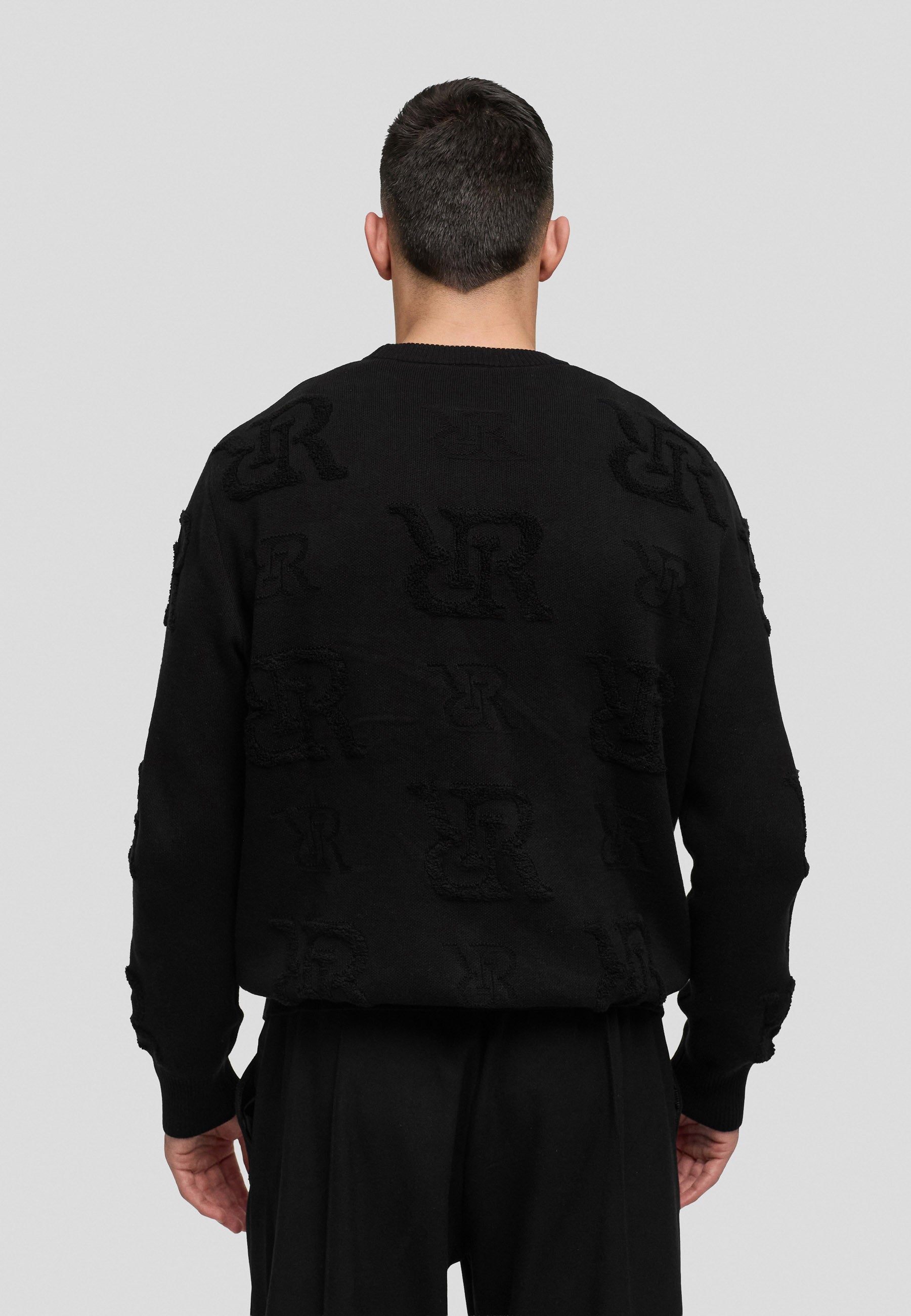 Signature Sweater - deep black