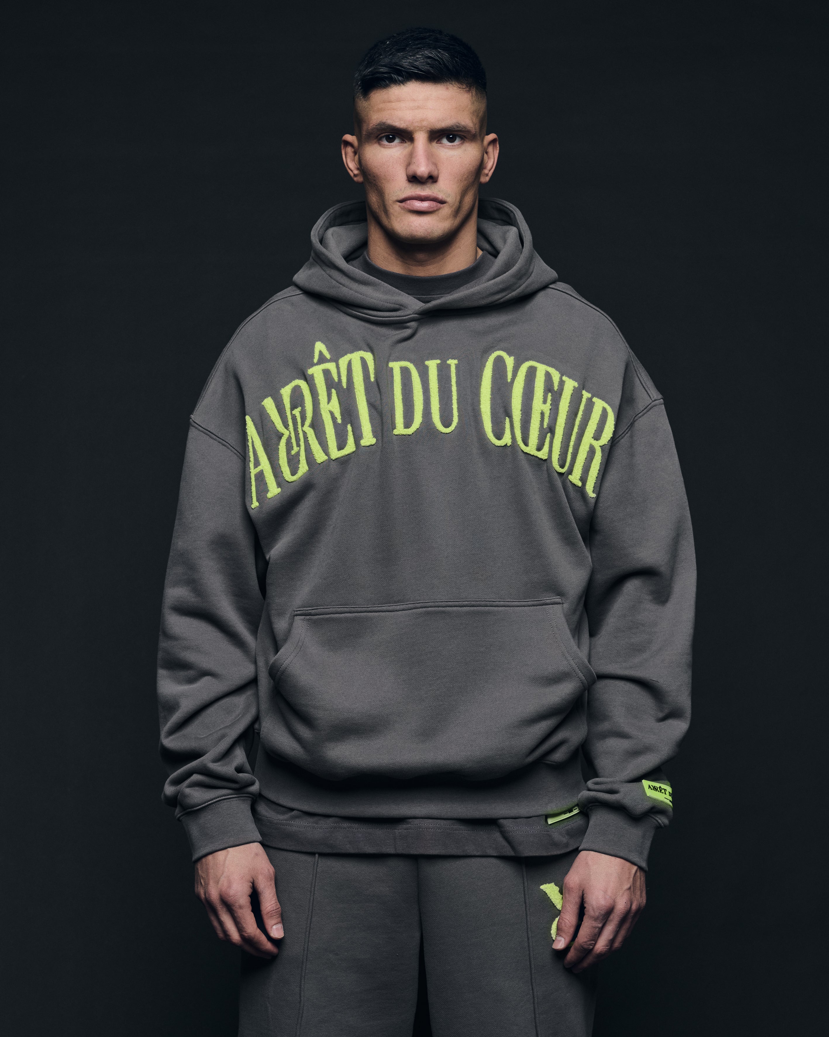 Sweat à capuche gris foncé