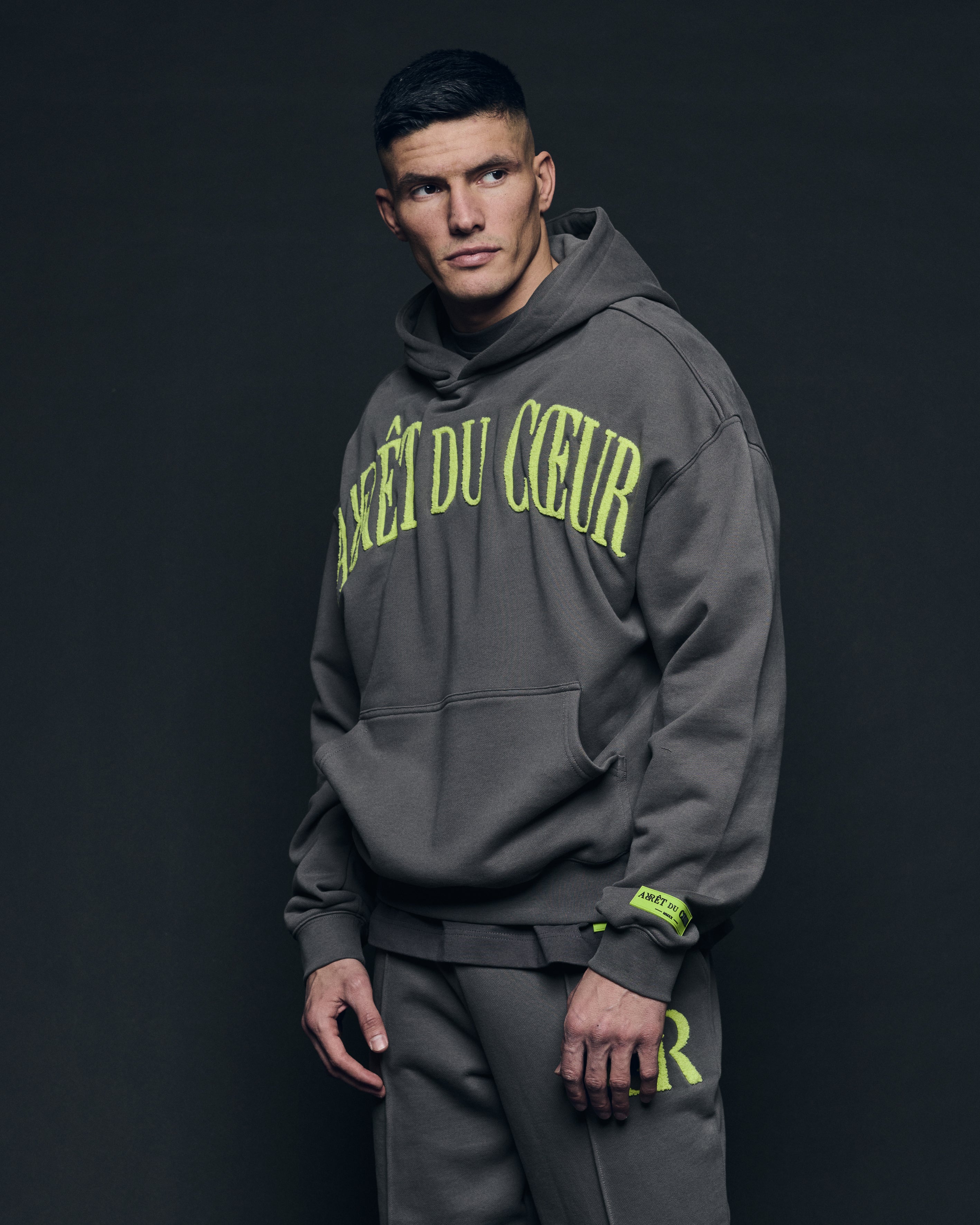 Sweat à capuche gris foncé