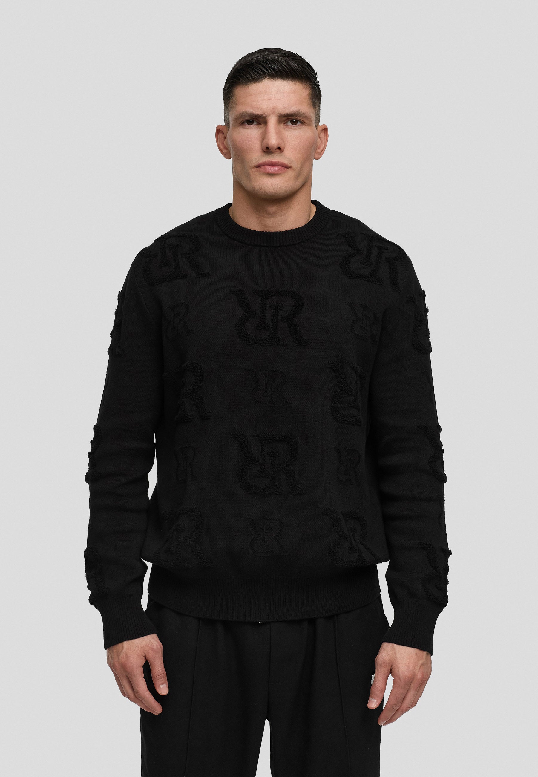 Signature Sweater - deep black
