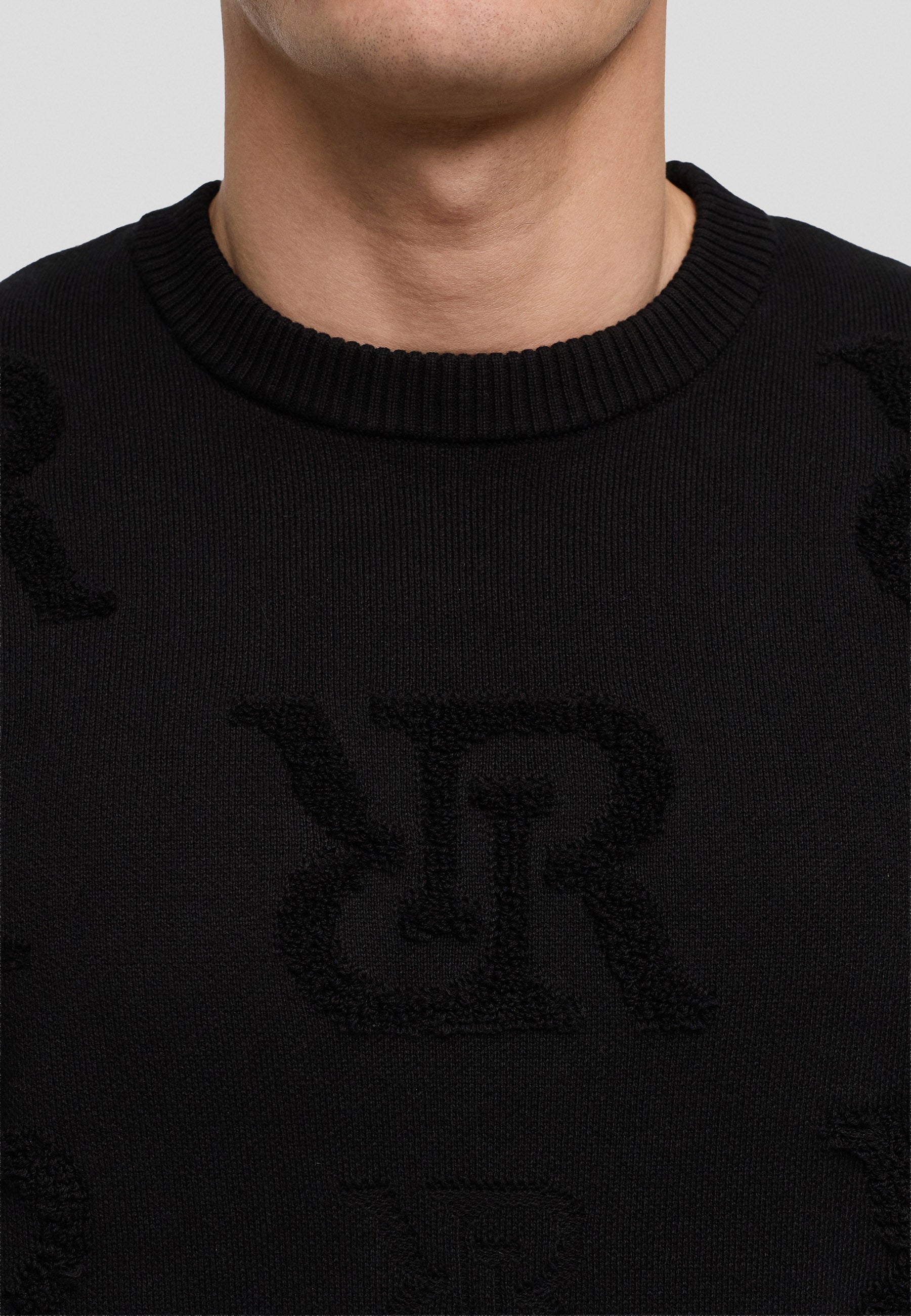 Signature Sweater - deep black